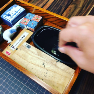 イラストといえども墨汁は使いません